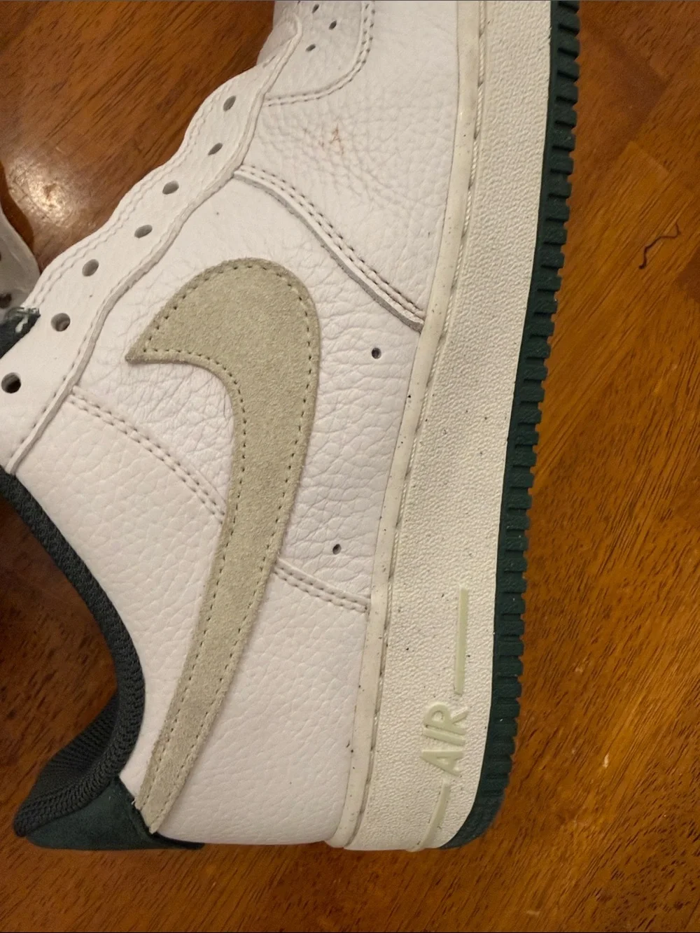 Nike Air Force 1 Low '07 LV8 Vintage Green Men's Size 9.5 Sneakers HF1939-100